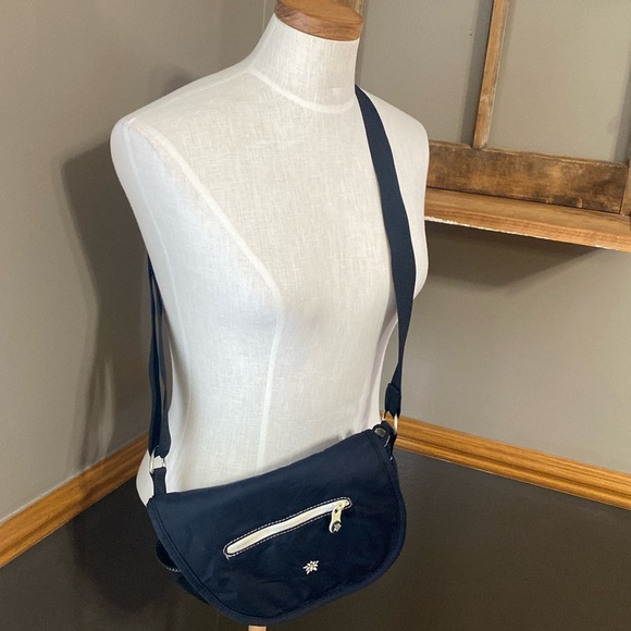 Sherpani black nylon lightweight crossbody purse with adjustable strap - Picture 11 of 11